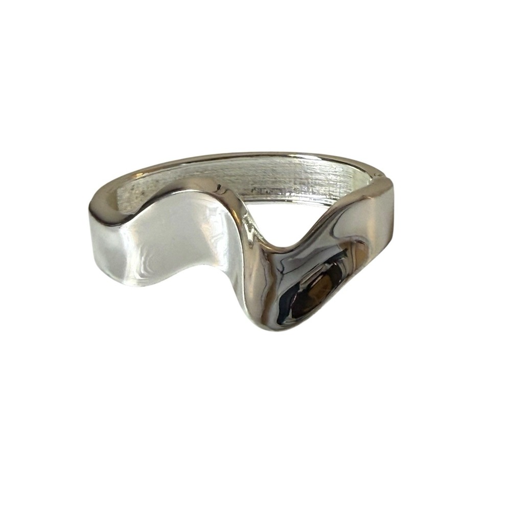 Premier Designs PD Crown Silver Tone Hinged Bangle Bracelet Sculptural Wave - Picture 3 of 7